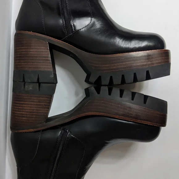Jeffrey Campbell Quavo Platform Bootie - Picture 5 of 10